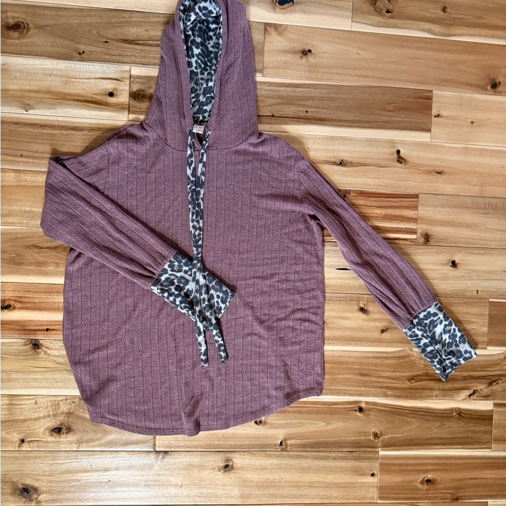 Cozy Mauve Hooded Knit Top with Leopard Trim